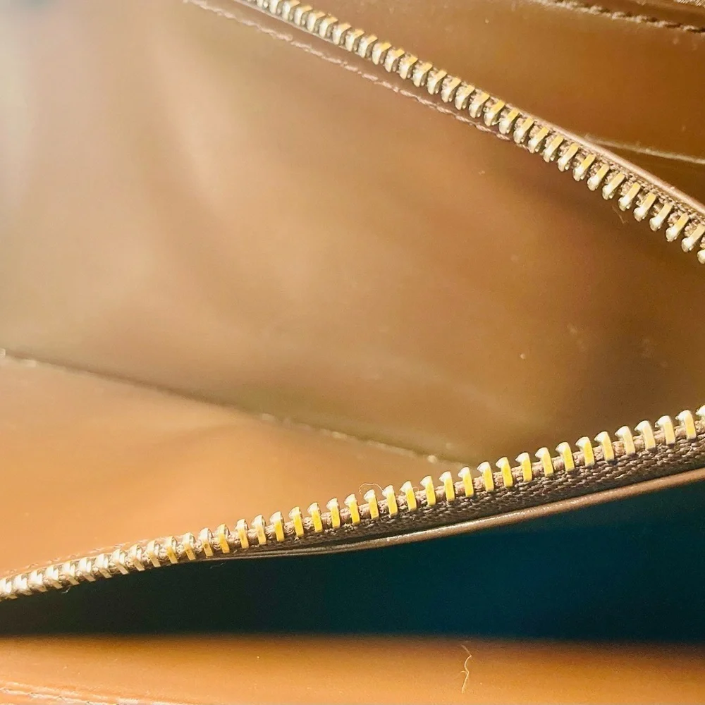 Louis Vuitton Epi Leather Long Wallet – Classic & Timeless W/Box & Dust bag.